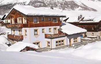 Otel La *
