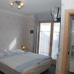 Szálloda La *