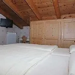 Szálloda La *