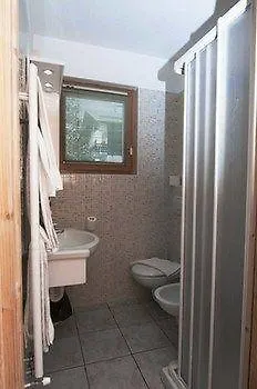 Hotel La *