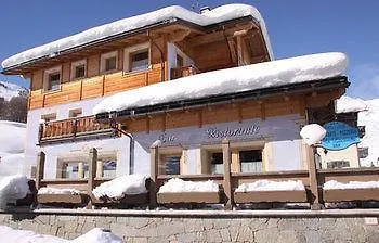 La Hotel *